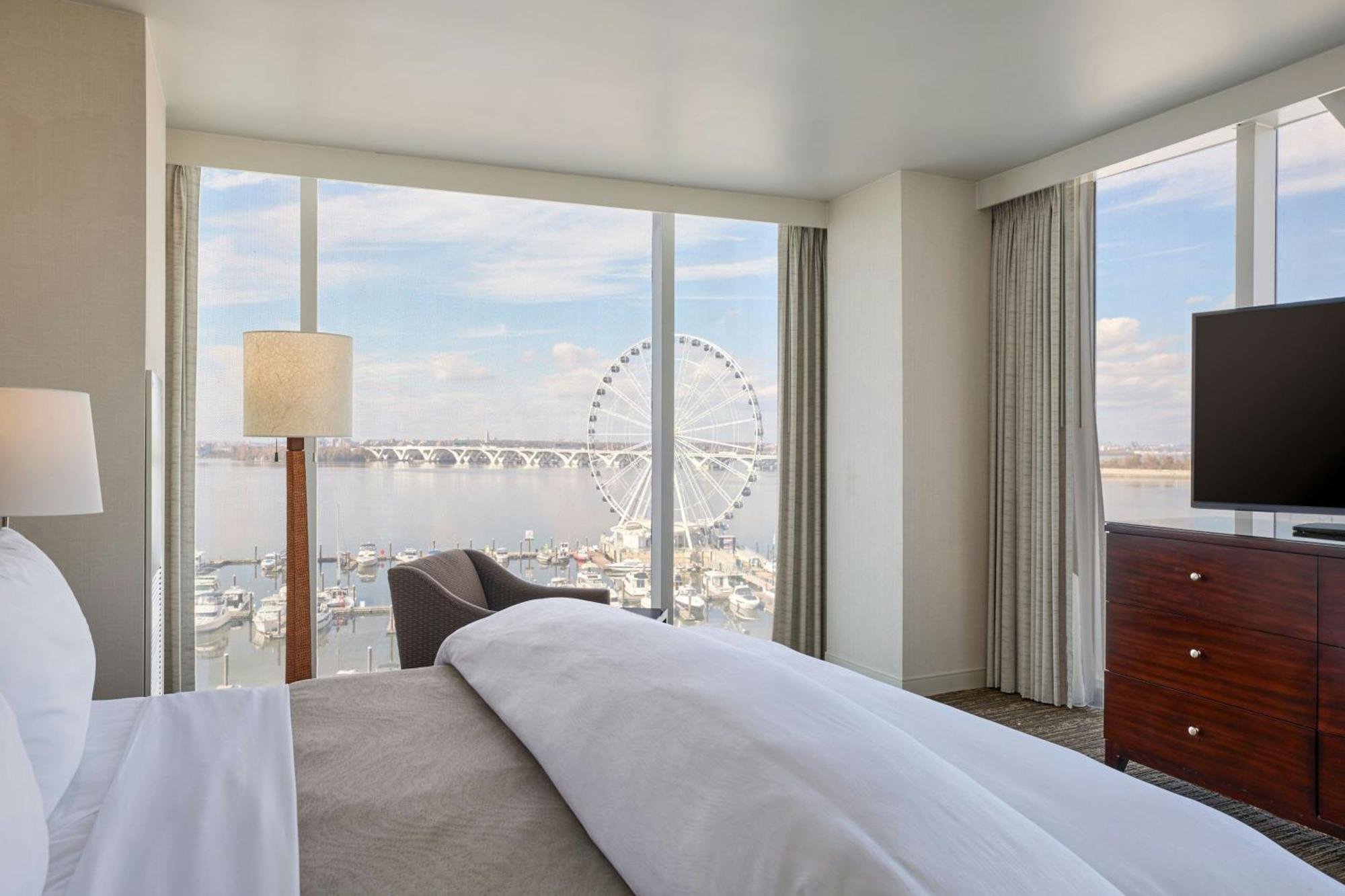 The Westin Washington National Harbor Hotel Exterior photo